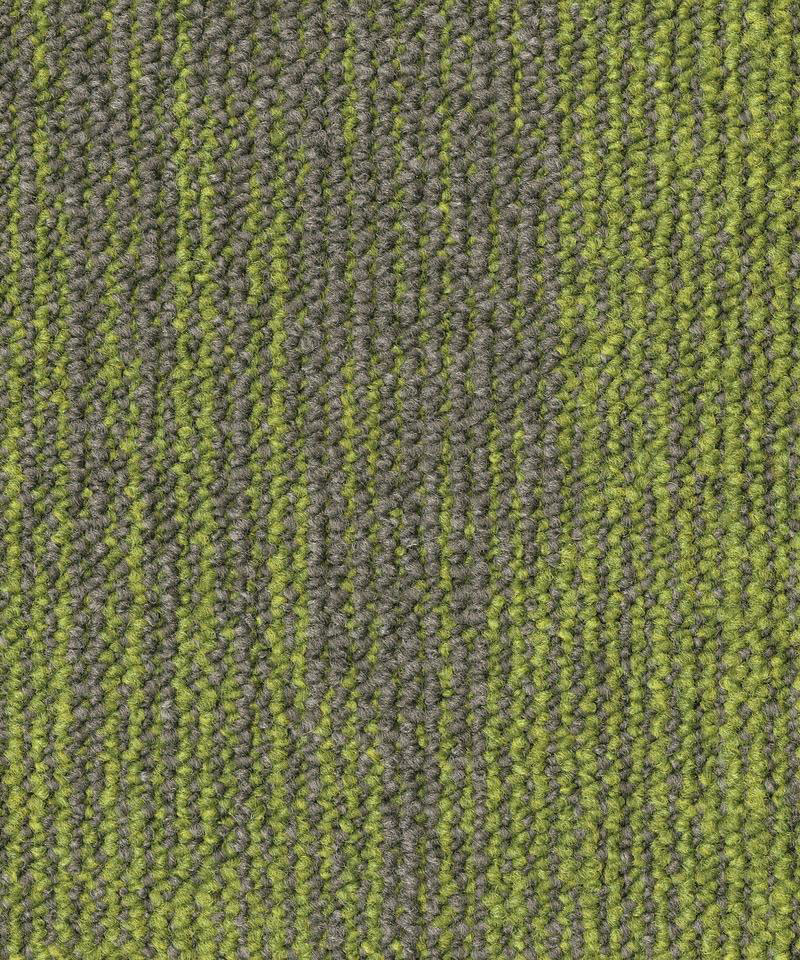 kovrovaia-plashka-desso-essence-essence-aa92-7017 Крупный план лицевой поверхности ковровой плитки Desso Essence AA92 7017 салатово-серого цвета.