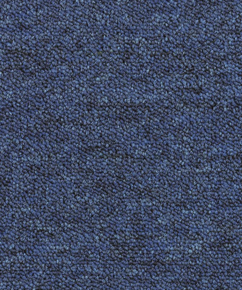 kovrovaia-plitka-desso-essence-essence-aa90-8413 Крупный план лицевой поверхности ковровой плитки Desso Essence AA90 8413 синего цвета.