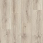 Крупный план кварц-виниловой плитки Timber Art Vinyl Blackwood Astrid, структура панелей.