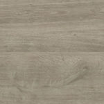 Крупный план виниловой плитки Tarkett Limed Oak Grey с матовой текстурой под серый дуб.