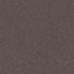 Крупный план гомогенного линолеума Tarkett iQ Natural Dark Brown с защитной матовой поверхностью
