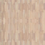 Близкий ракурс покрытия Europarket Oak Beige демонстрирует изящную трехполосную структуру дуба в светлом и воздушном бежевом оттенке.