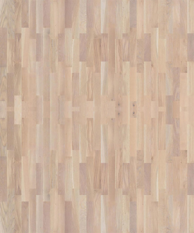 Близкий ракурс покрытия Europarket Oak Beige демонстрирует изящную трехполосную структуру дуба в светлом и воздушном бежевом оттенке.