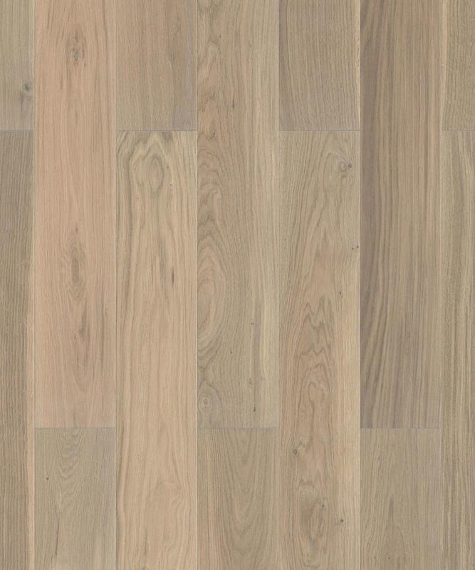 Снимок макроструктуры Tarkett Tango Classic Oak Sepia наглядно раскрывает благородный серо-коричневый оттенок и мягкий узор волокон дуба.
