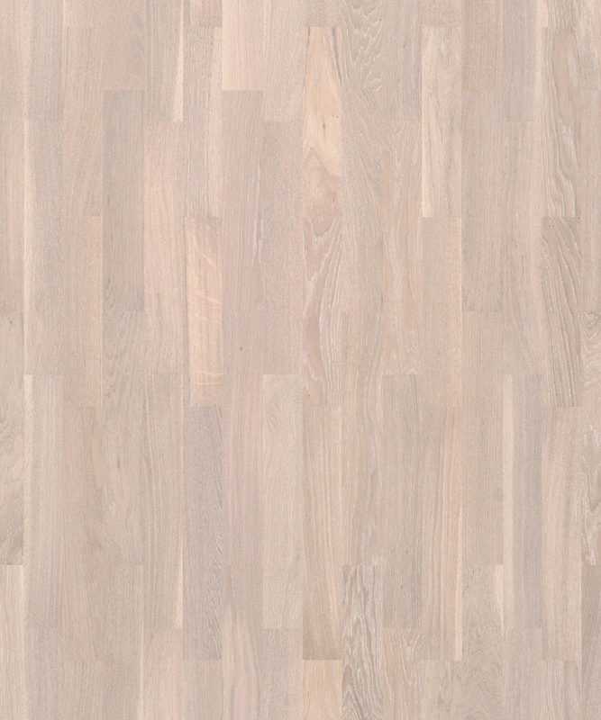 Макрофотография плашек Tarkett Salsa Premium Oak Moonstone детально раскрывает изящную текстуру дуба в пастельно-серебристой палитре.
