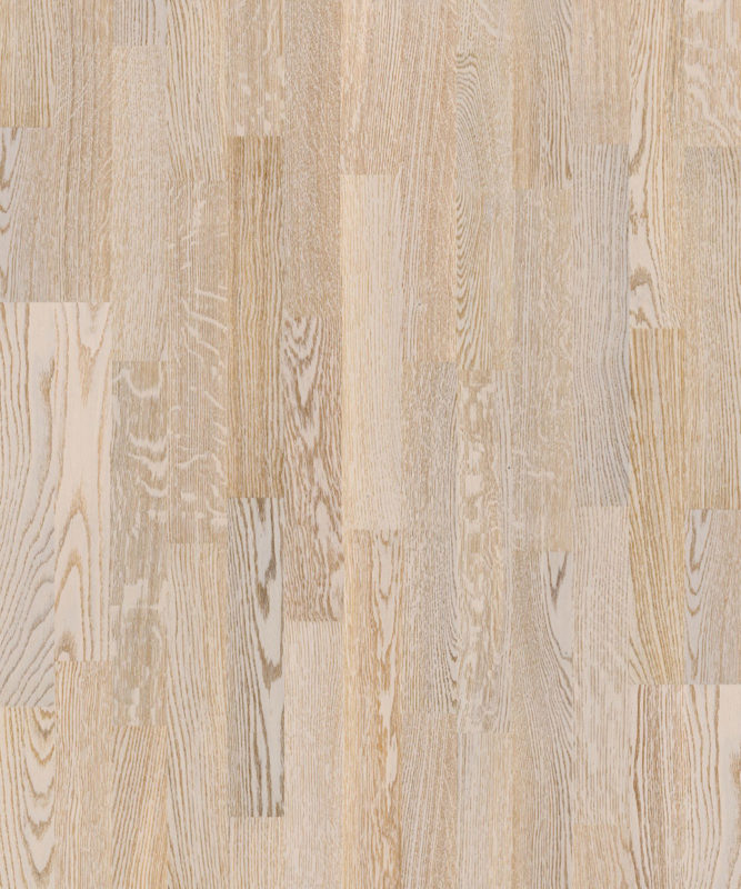 Паркетная доска Tarkett Salsa Oak Oleander New трехполосная, крупный план текстуры дуба в песочно-бежевом оттенке с контрастным рисунком пор.