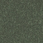 Ковровая плитка Desso AirMaster Earth 7922 оливково-зеленого оттенка с плотным петлевым ворсом и эффектом меланж крупным планом.