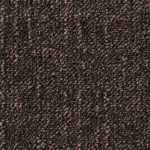 Текстура ковровой плитки Desso Metallic Shades 2942 крупным планом с плотным петлевым ворсом в насыщенных темно-коричневых тонах.
