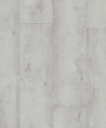 Виниловая плитка LVT Tarkett Starfloor Click Ultimate 55 — Bohemian Pine White белого цвета с реалистичной текстурой состаренной сосны крупным планом.