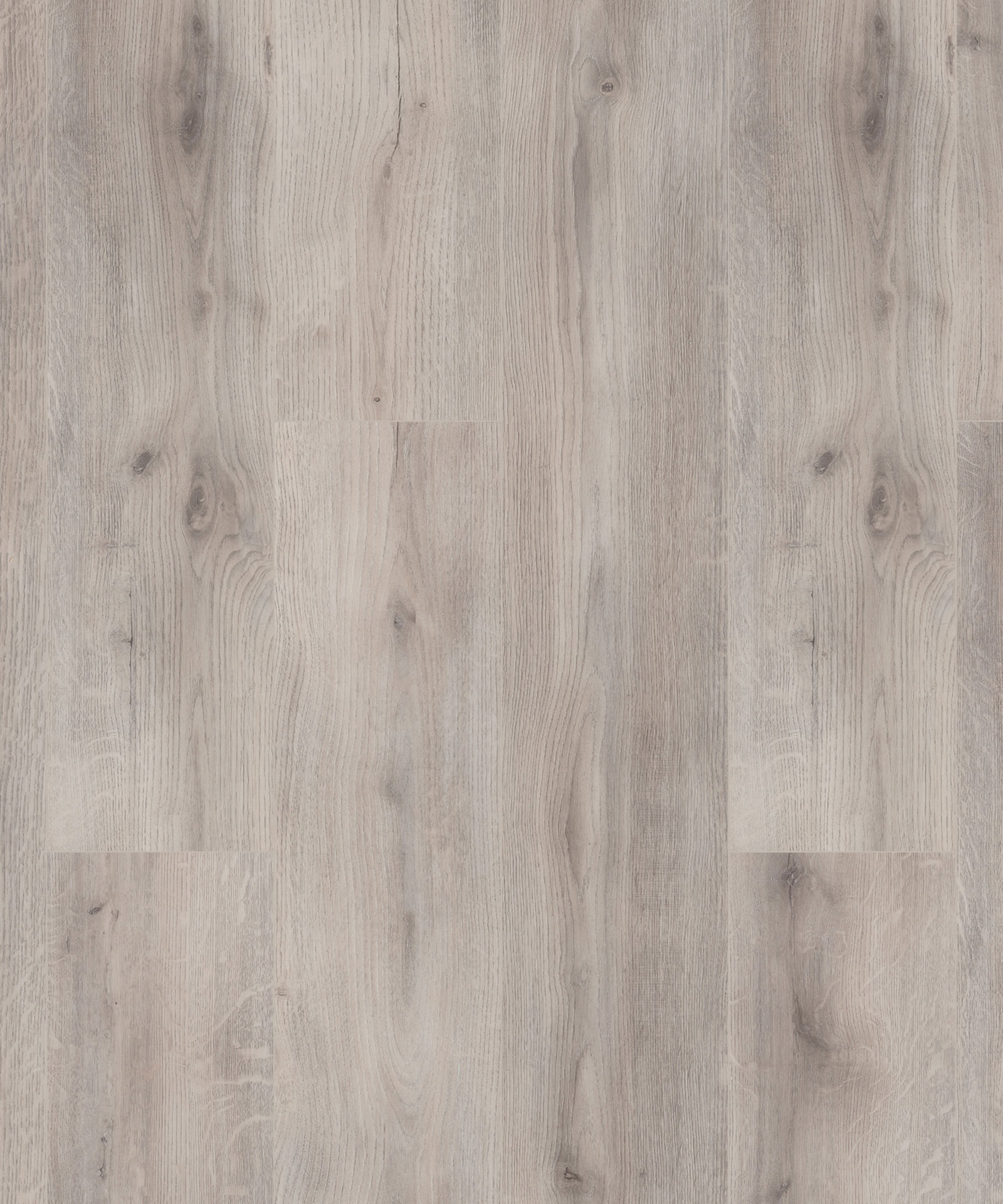 Derrick-1 Кварцвинил Quick-Step Derrick в изысканном серо-бежевом оттенке с выразительными темными сучками и контрастным рисунком волокон дуба.