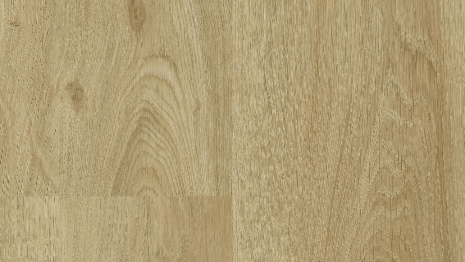 Кварцвинил Tarkett English Oak Classical в медово-бежевом оттенке с мягкой текстурой натурального дуба, плавными годовыми кольцами и легкими волокнами.