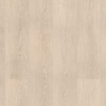 Кварц-винил Tarkett Future House Betty теплого светлого оттенка. Текстура модульного напольного покрытия с изящным рисунком дуба крупным планом.