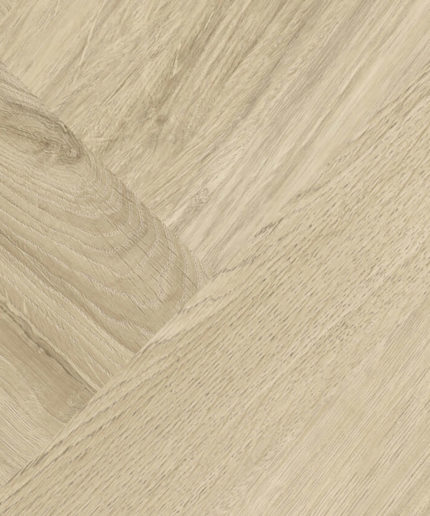 Кварцвинил Tarkett Mini Plank English Oak Light Brown в светло-коричневом цвете с текстурой дуба в укладке елочкой с фактурным древесным узором.