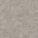 Текстура серой кварц-виниловой плитки Timber Blackwood Dryback Skadi с тонкими светлыми прожилками под натуральный мрамор