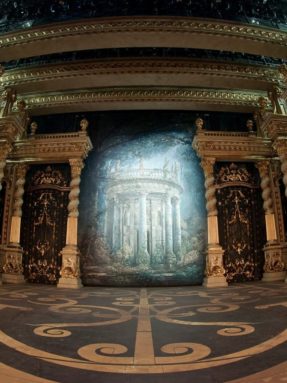 Сценический линолеум Harlequin Cascade с декоративным рисунком на оперной сцене. Профессиональное танцевальное напольное покрытие Harlequin.